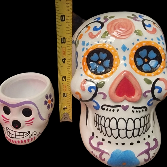 1 large Ceramic Day of the Dead Skull and 1 Small Day of the Dead Skull Planter - Picture 10 of 10